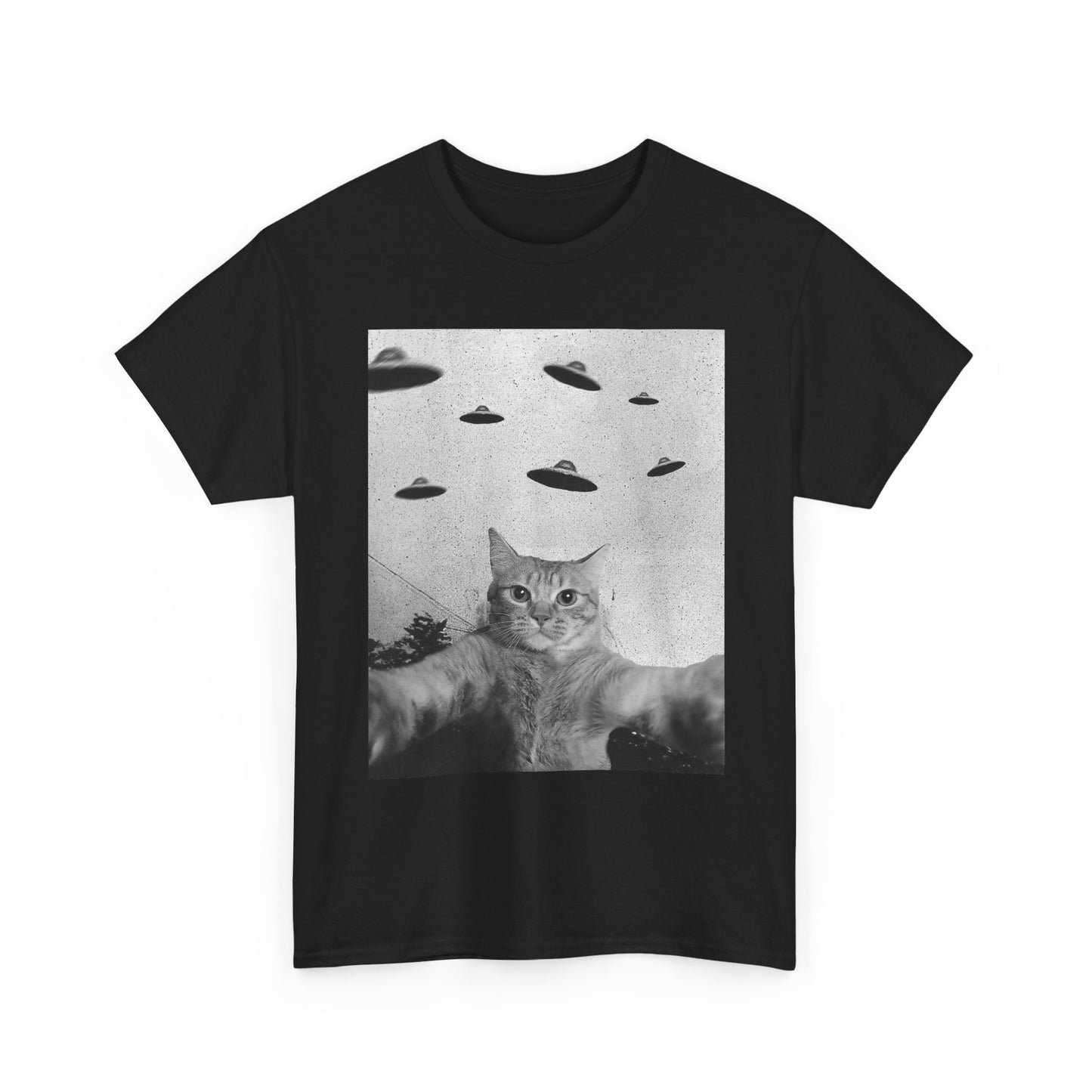 Cat Selfie with UFO Shirt, Space Lovers Cats Owner Flying Saucer Women Men Shirt