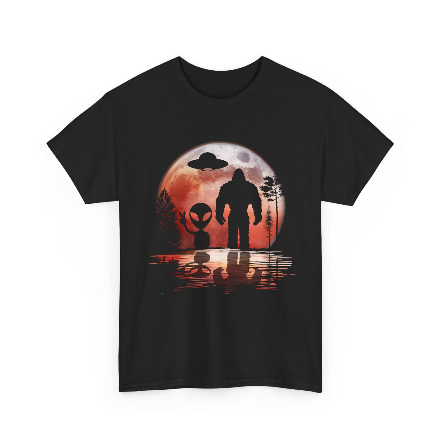 Bigfoot Alien T-Shirt, Sasquatch Bigfoot Lovers Gifts, Bigfoot Alien Space Women Men Shirt