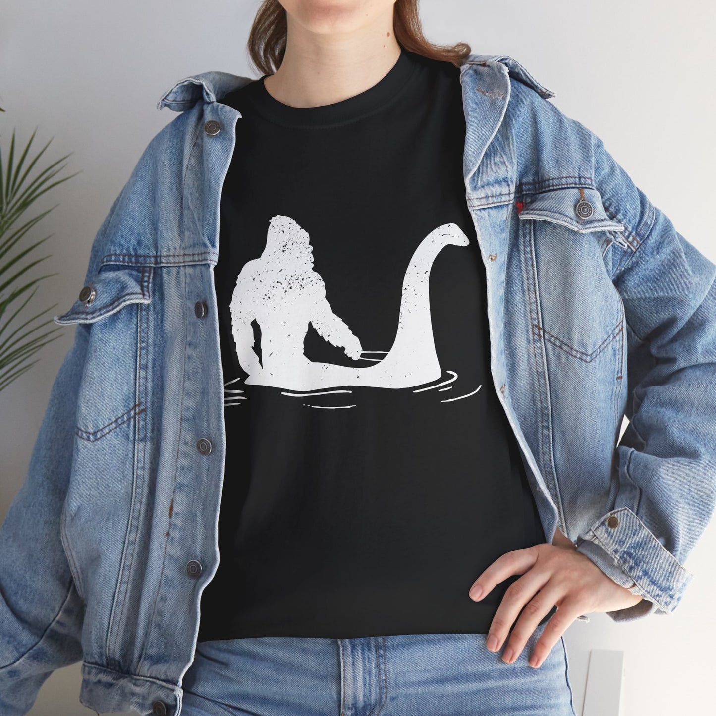 Bigfoot Shirt, Bigfoot Dinosaur, Sasquatch Monster Bigfoot Lovers Fun Shirt