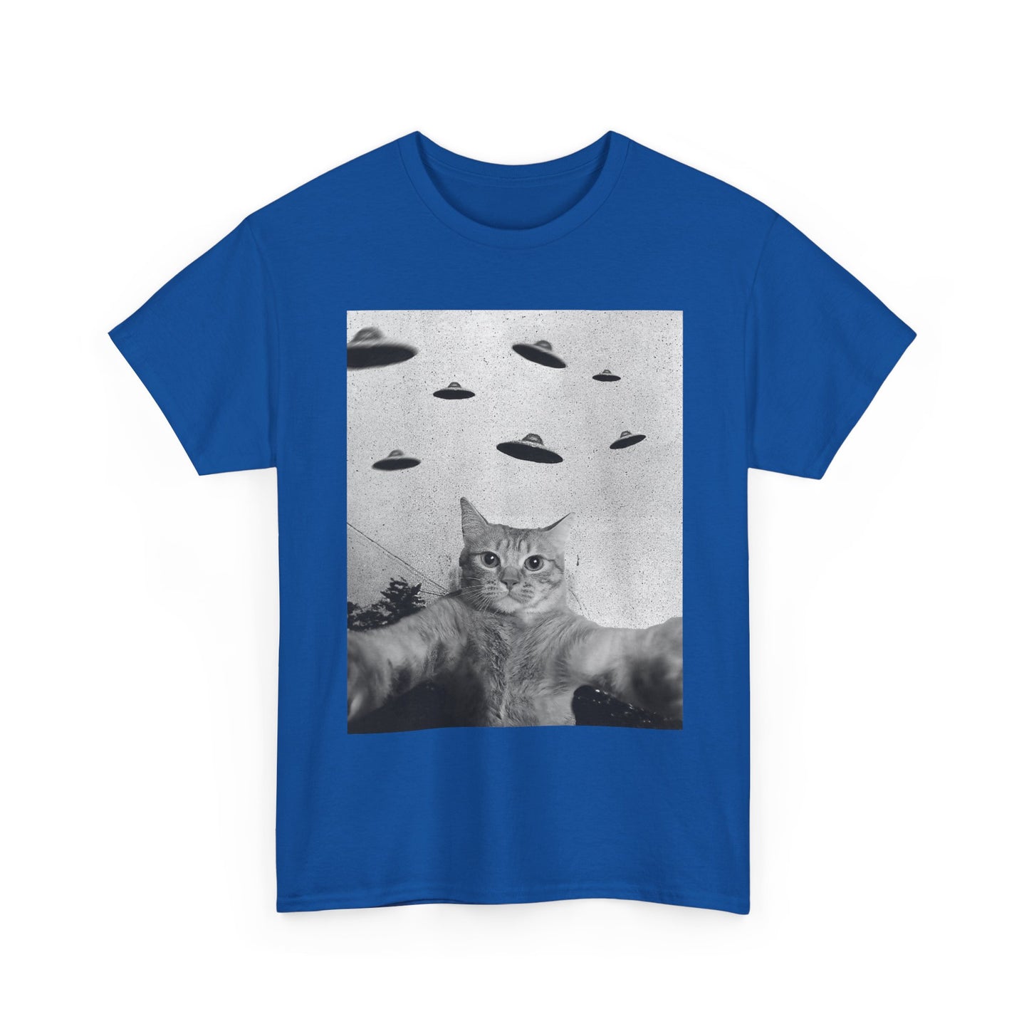 Cat Selfie with UFO Shirt, Space Lovers Cats Owner Flying Saucer Women Men Shirt