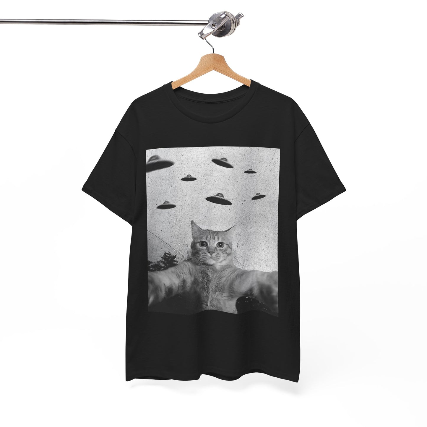 Cat Selfie with UFO Shirt, Space Lovers Cats Owner Flying Saucer Women Men Shirt