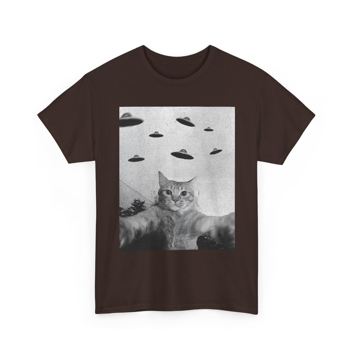 Cat Selfie with UFO Shirt, Space Lovers Cats Owner Flying Saucer Women Men Shirt