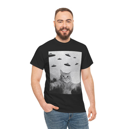 Cat Selfie with UFO Shirt, Space Lovers Cats Owner Flying Saucer Women Men Shirt
