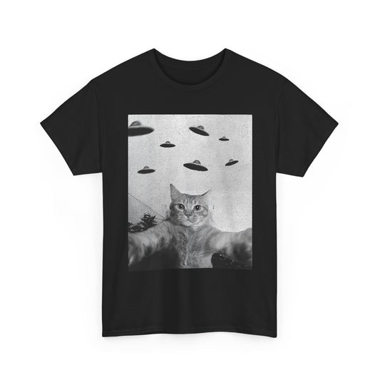 Cat Selfie with UFO Shirt, Space Lovers Cats Owner Flying Saucer Women Men Shirt