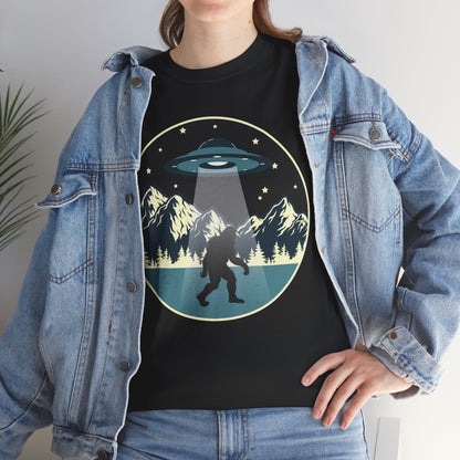 Bigfoot Shirt Bigfoot Abduction, Sasquatch Alien Space Lovers Gifts Shirt