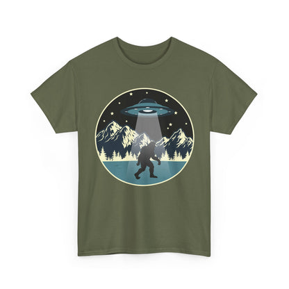 Bigfoot Shirt Bigfoot Abduction, Sasquatch Alien Space Lovers Gifts Shirt