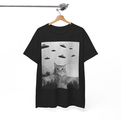 Cat Selfie with UFO Shirt, Space Lovers Cats Owner Flying Saucer Women Men Shirt