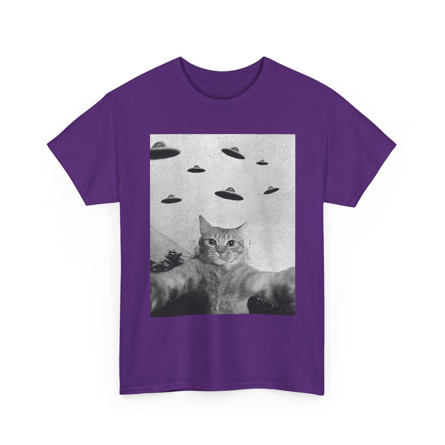 Cat Selfie with UFO Shirt, Space Lovers Cats Owner Flying Saucer Women Men Shirt